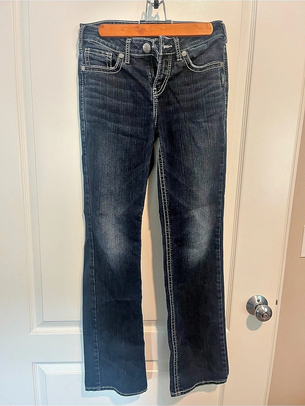 Silver Jeans Co. Suki Slim Bootcut Jeans. Dark Blue Waist 28/L33